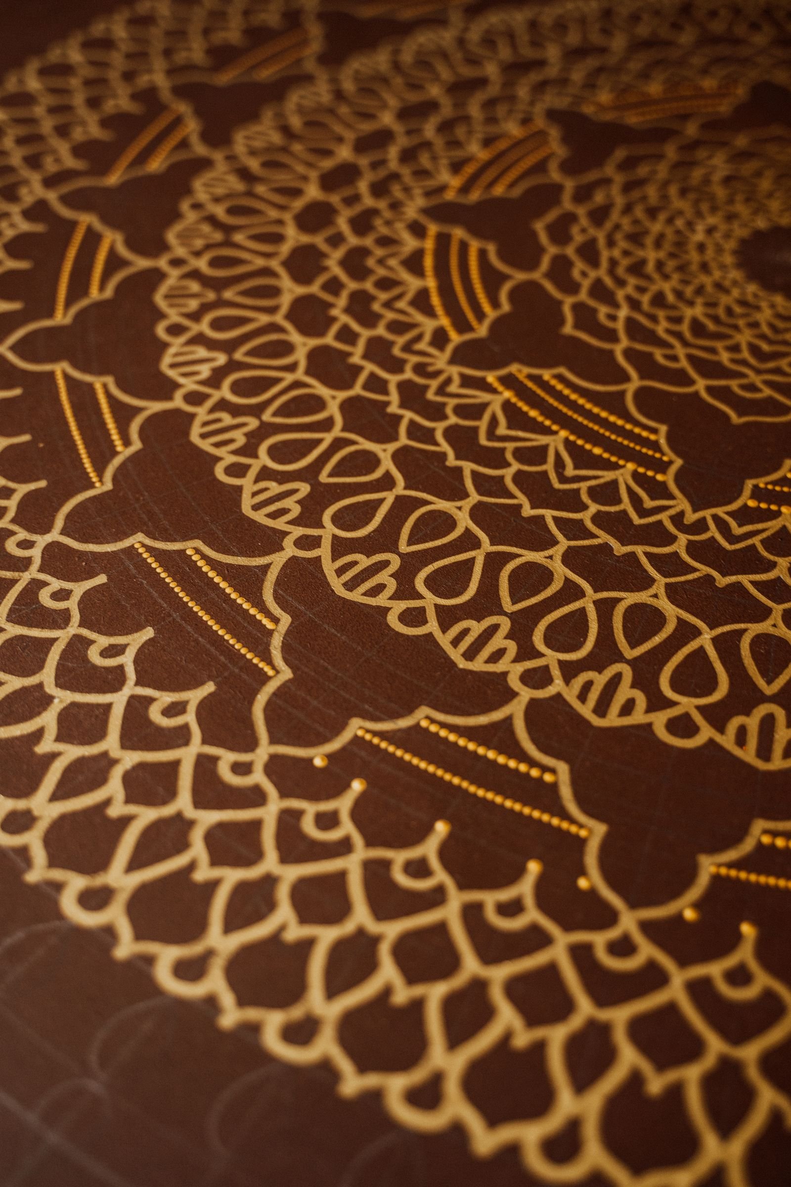 Dôme mandala noir, or et blanc