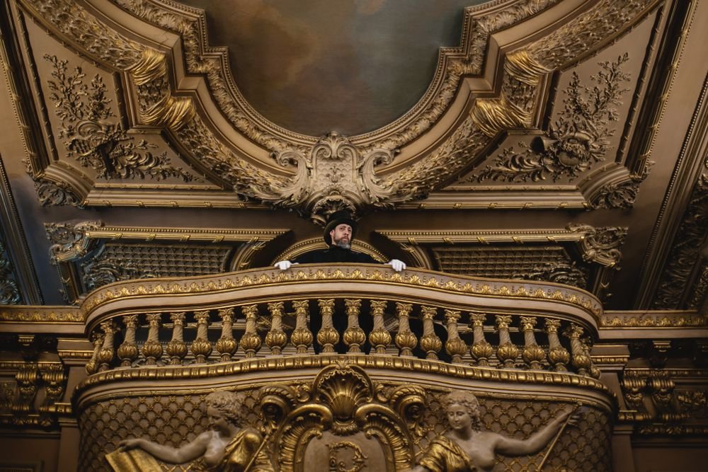 Grand salon doré d'un palais